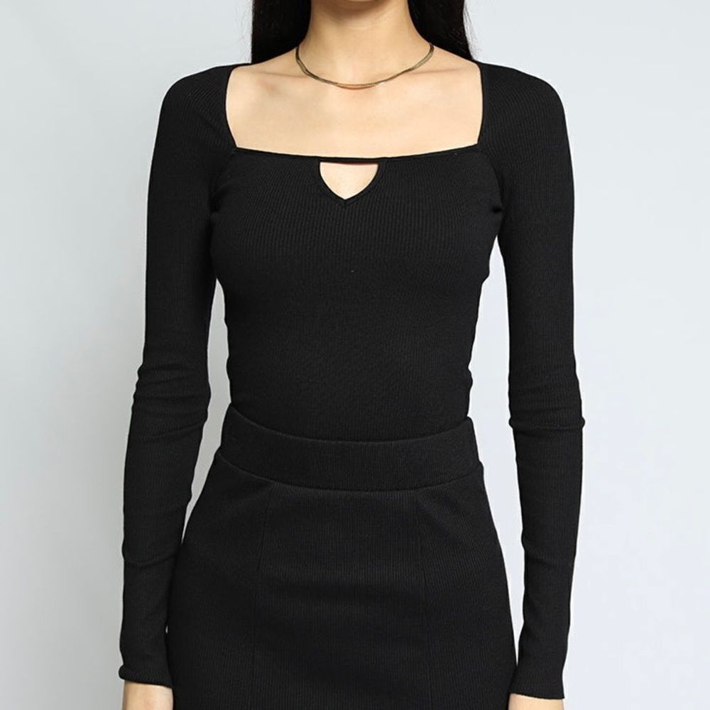 THE RANGE Long Sleeve Rib Knit Too Black Size Medium‎ Square Neck